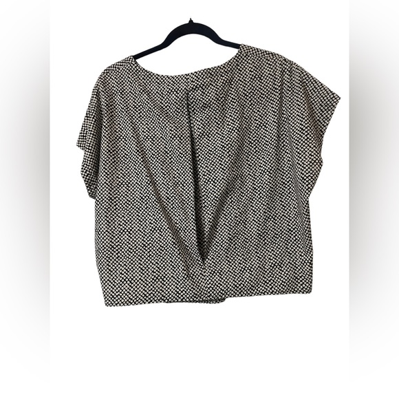 Eileen Fisher cotton top, size small with a hidden pleat at the back. - Picture 2 of 12